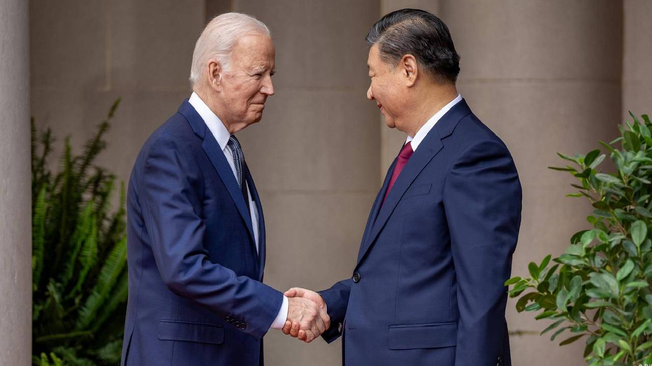  Xi Jinping Expresa su Disposición a Colaborar con Estados Unidos para Estabilizar Relaciones Bilaterales