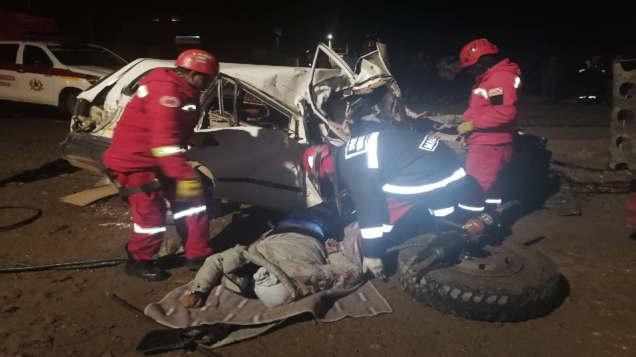  Trágico choque frontal en la carretera a Laja: Tres personas pierden la vida