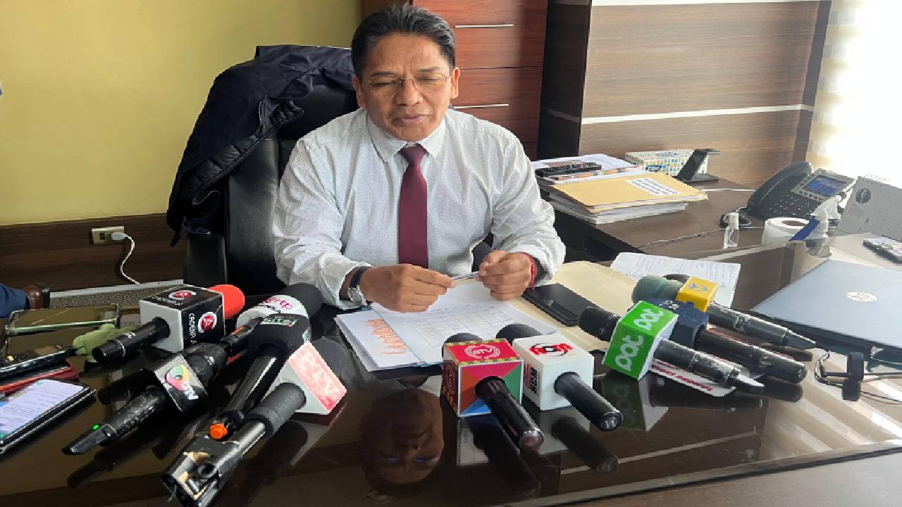 Viceministro de defensa al consumidor pide informe sobre incremento en costo de nichos en cementerio general de La Paz