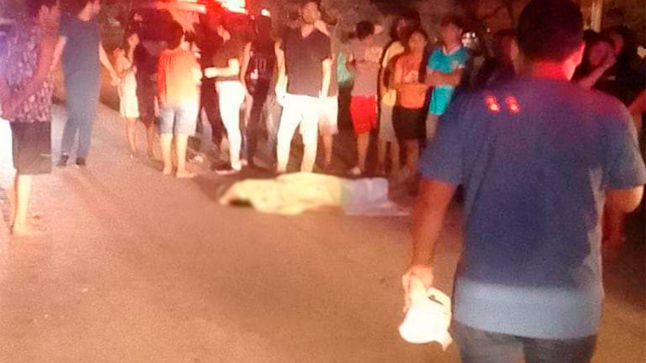 Trágico incidente en el Plan 3000: Mototaxista pierde la vida en choque con vagoneta