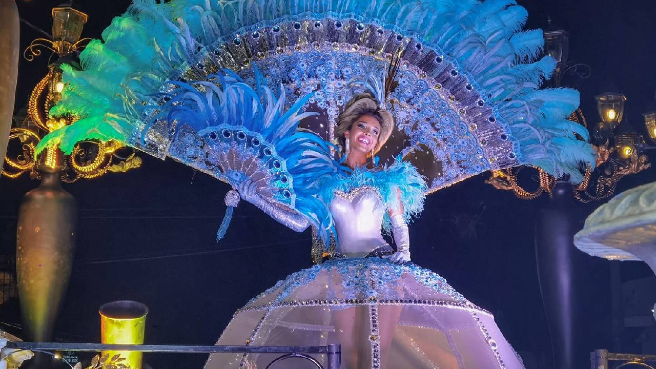 Aitana I Deslumbra en la Inauguración del Carnaval Cruceño 2024