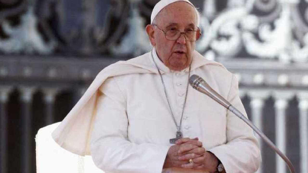 El Papa Francisco pidió prohibir la maternidad subrogada
