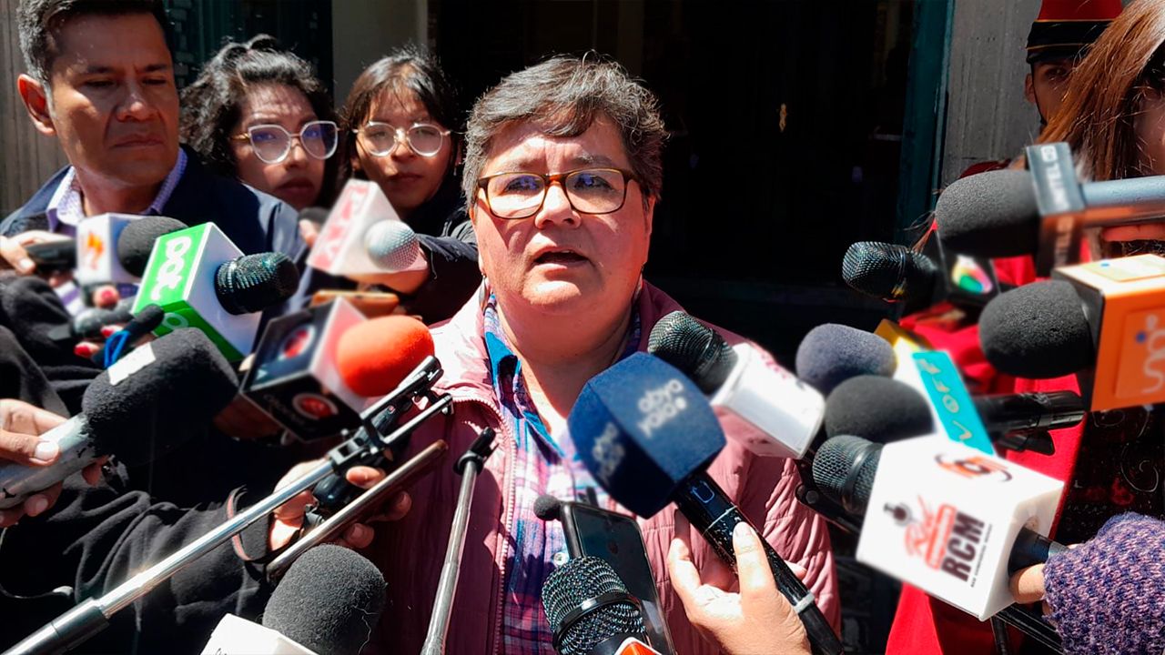 Ministra de Trabajo, Verónica Navia, se inscribe como voluntaria censal y promueve participación de funcionarios en el censo 2024