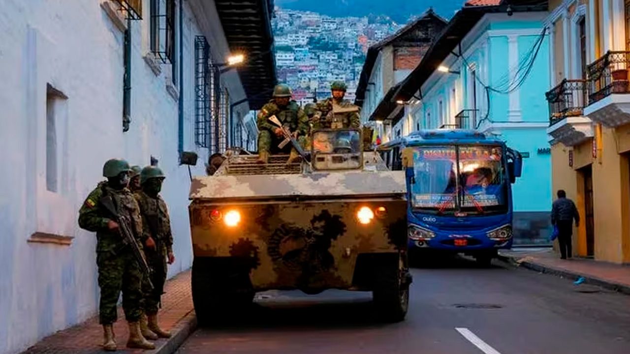 Primer balance de las Fuerzas Armadas de Ecuador: Cinco terroristas abatidos y 329 detenidos