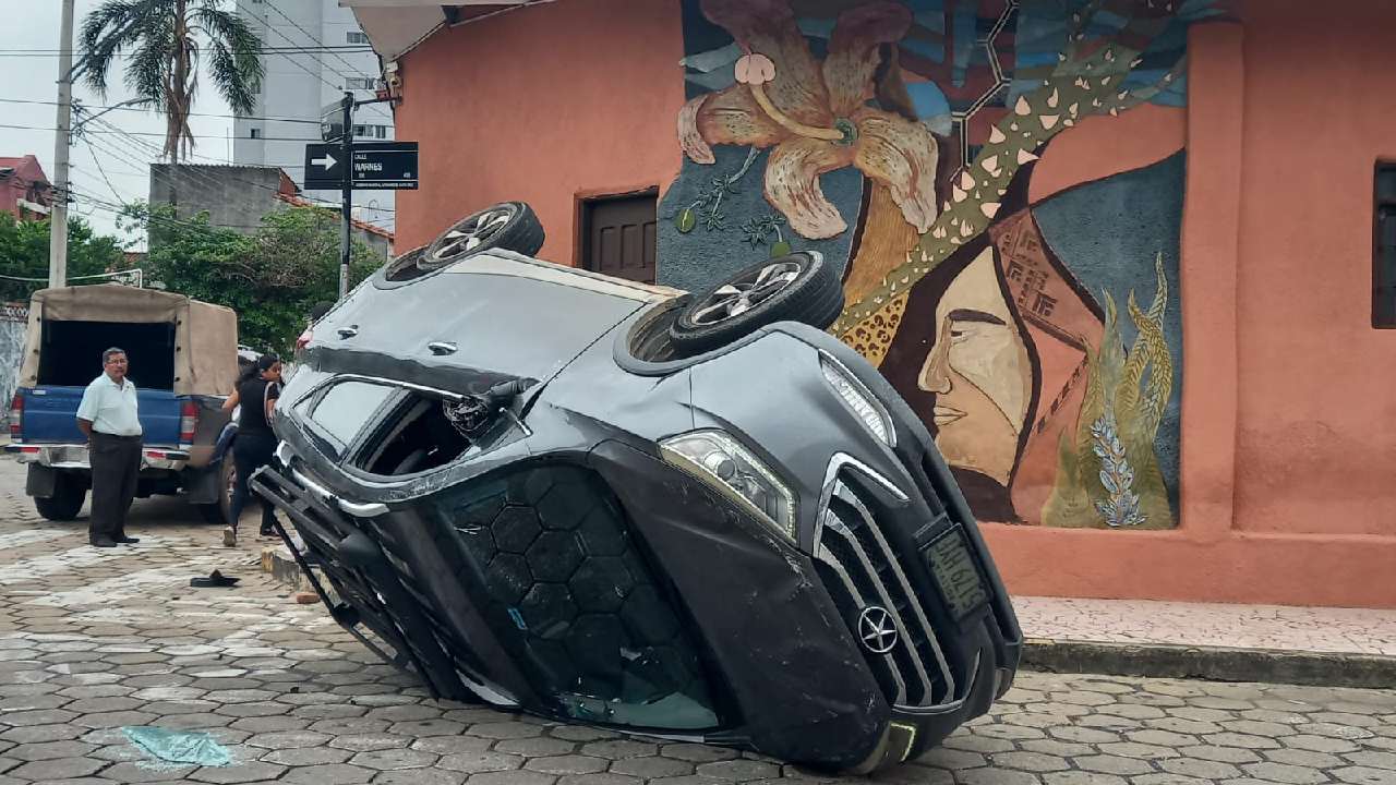 Accidente en la Intersección de las Calles Warnes y Tarija, Santa Cruz 