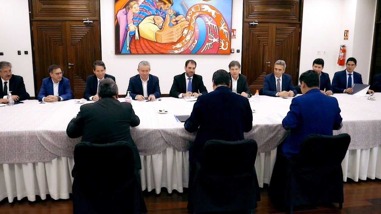 Presidente Arce se reunió con Asoban y aseguró que el sistema financiero se encuentra sólido y estable