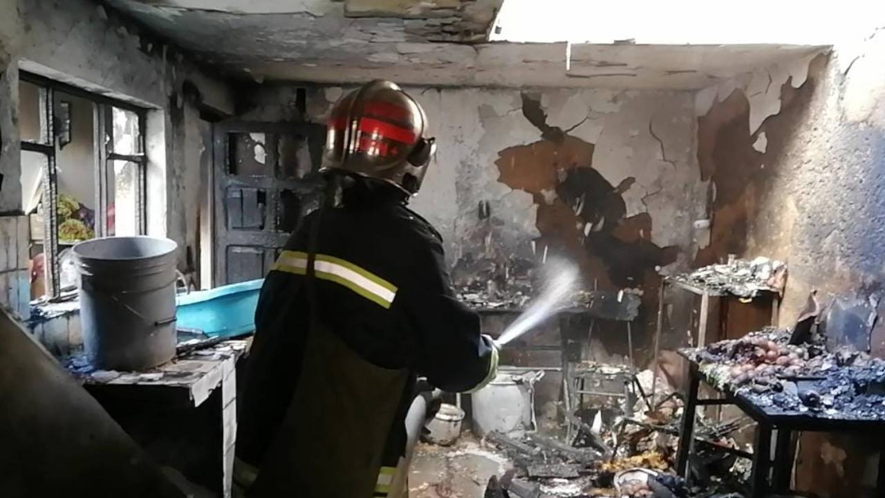  Incendio en pensión familiar zona Pacajes Caluyo - El Alto