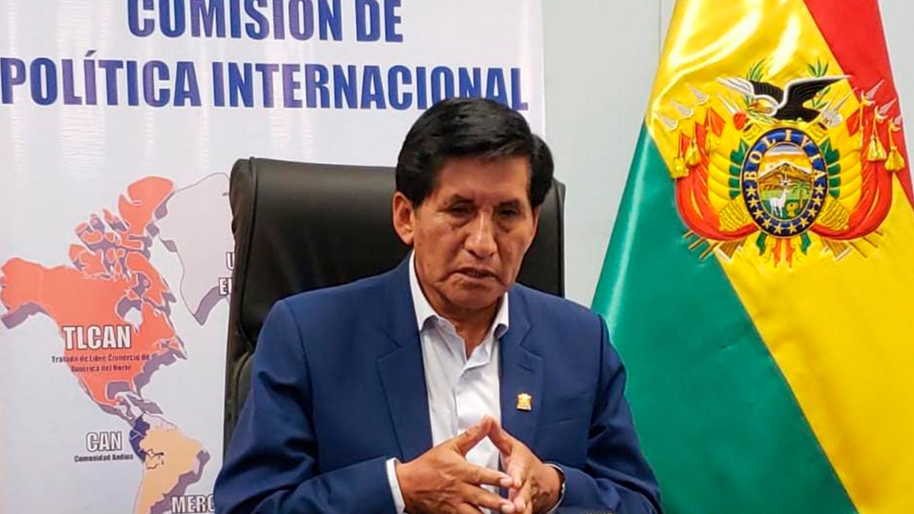 Senador Félix Ajpi advierte sobre riesgos legales para el MAS por incumplir fallo Constitucional