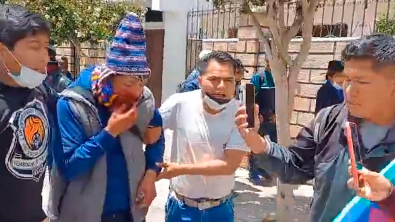 Tensión en movilización contra la prórroga de mandato de magistrados: Reportan dos heridos por gasificación policial
