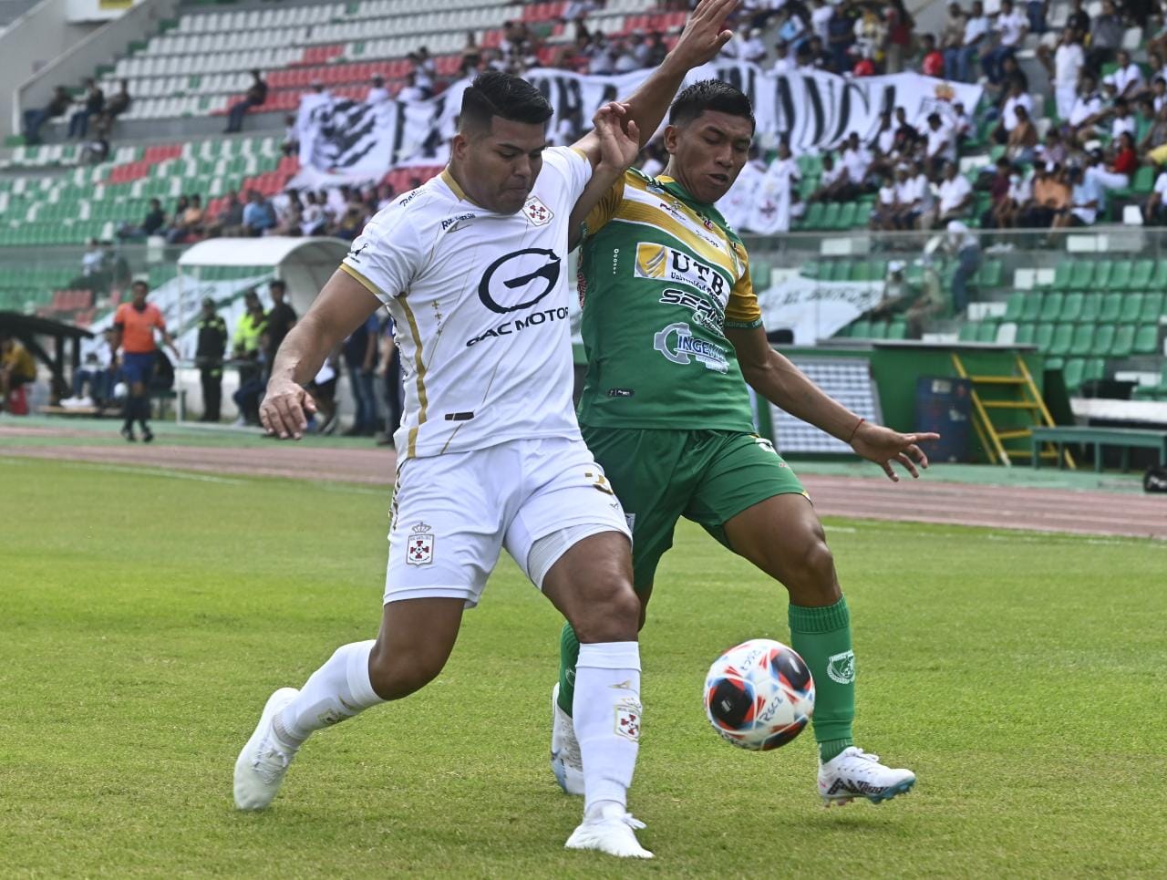 Real Santa Cruz ganó y es sexto del torneo