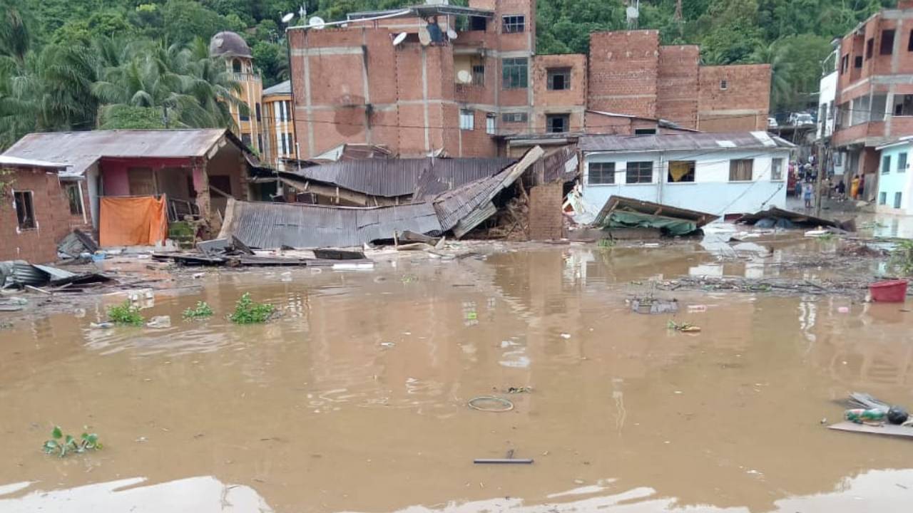 Más de 400 familias damnificadas por inundaciones en Tipuani, La Paz