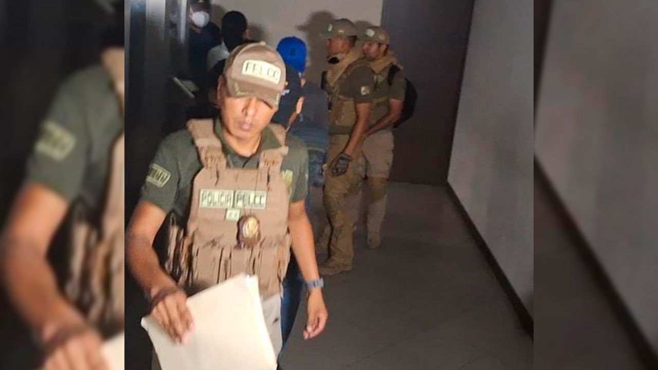 Fiscalía pide detención de policías por robo de un millón de dólares