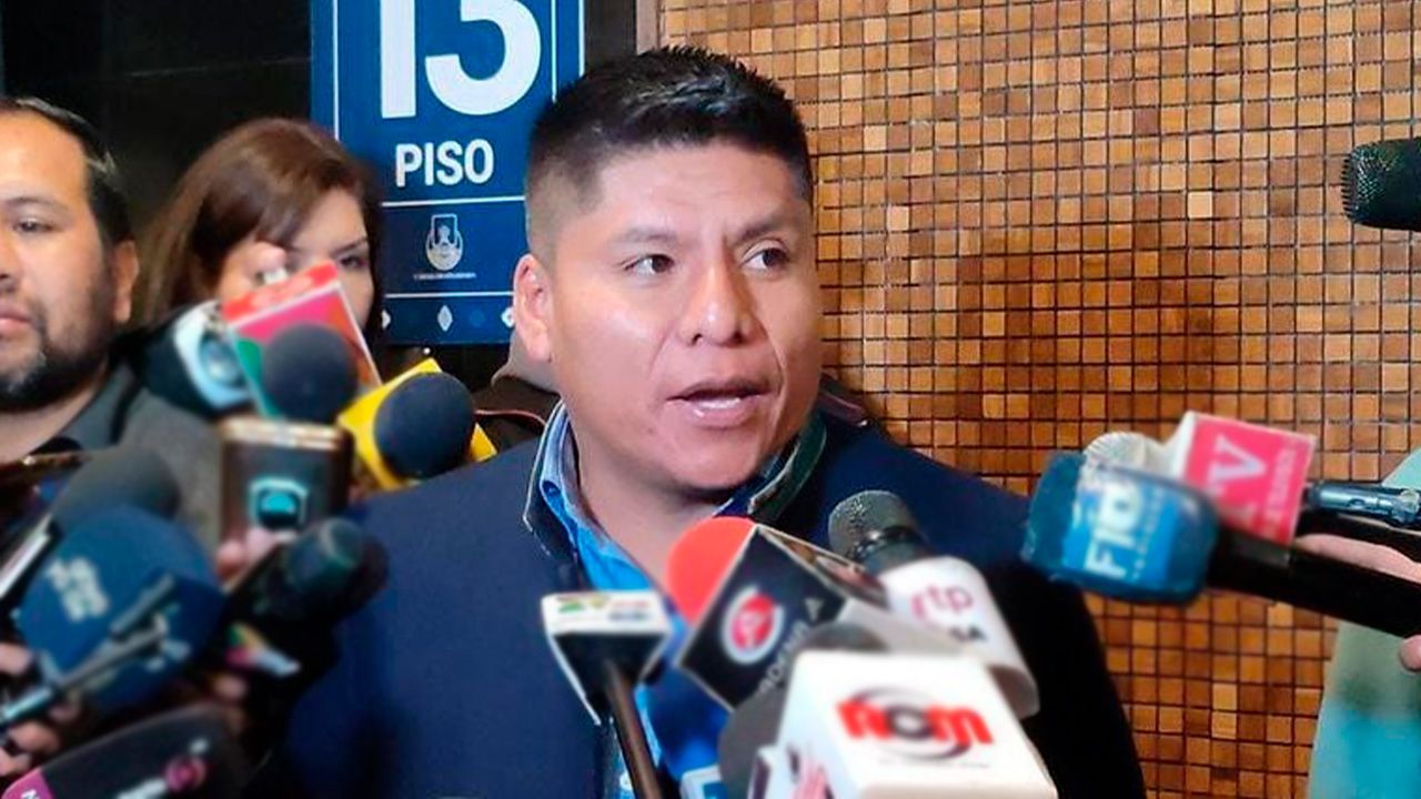 Senador Leonardo Loza propone reducción de salarios en el poder Ejecutivo y Judicial por austeridad económica
