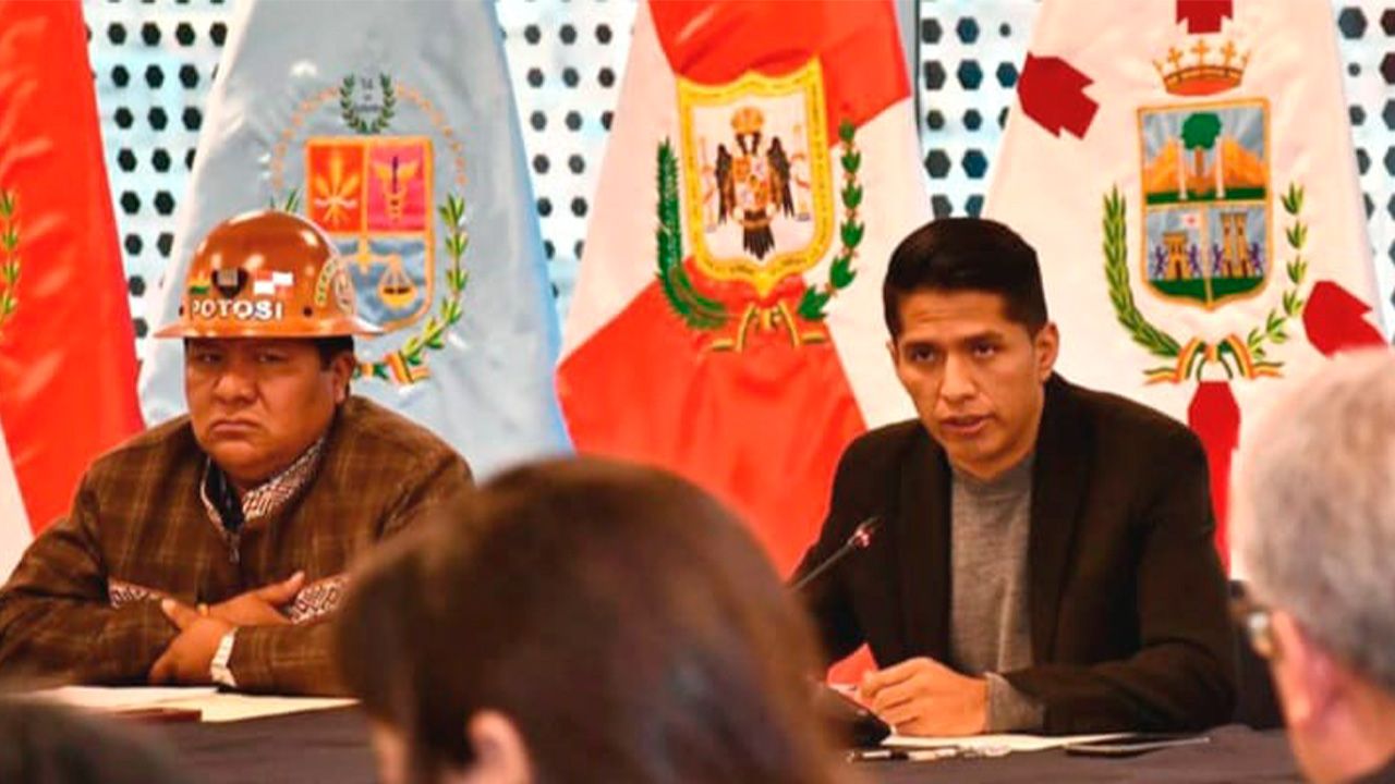 Reunión entre fuerzas políticas en Bolivia para abordar crisis electoral