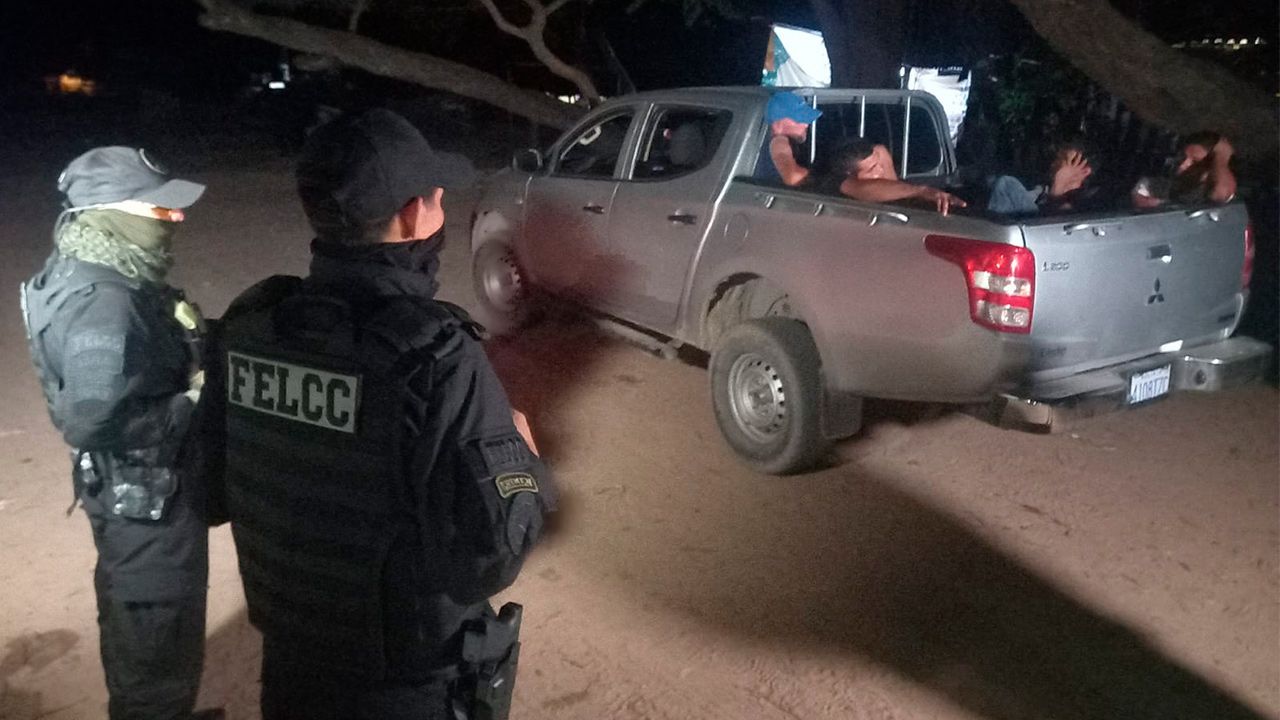 Operativo policial sorpresa en barrio del cordón ecológico resulta en arresto de personas vinculadas al consumo de drogas y asaltos