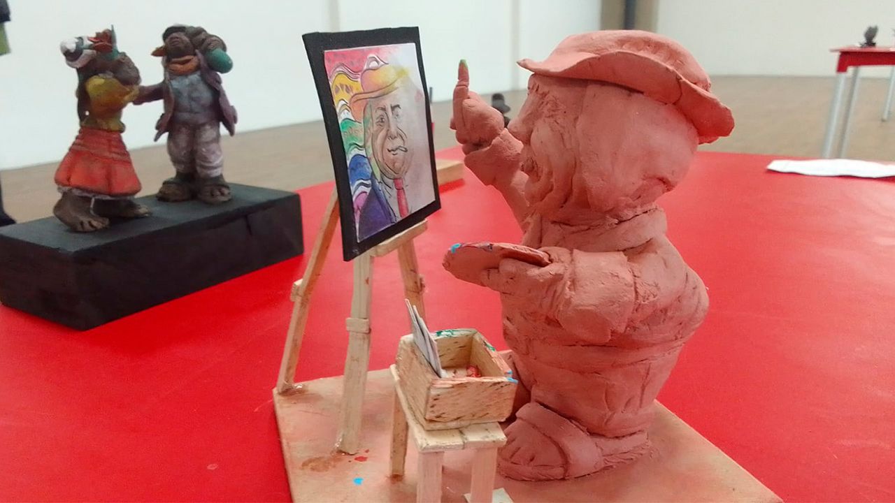 Jisk'Arte: Exposición de "miniobras" en la Terminal Metropolitana por Alasita