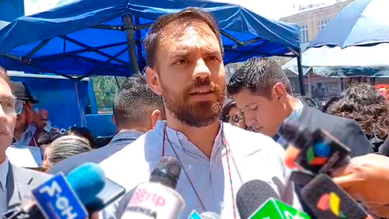 Ministro de Gobierno de Bolivia busca solucionar bloqueos a través del diálogo
