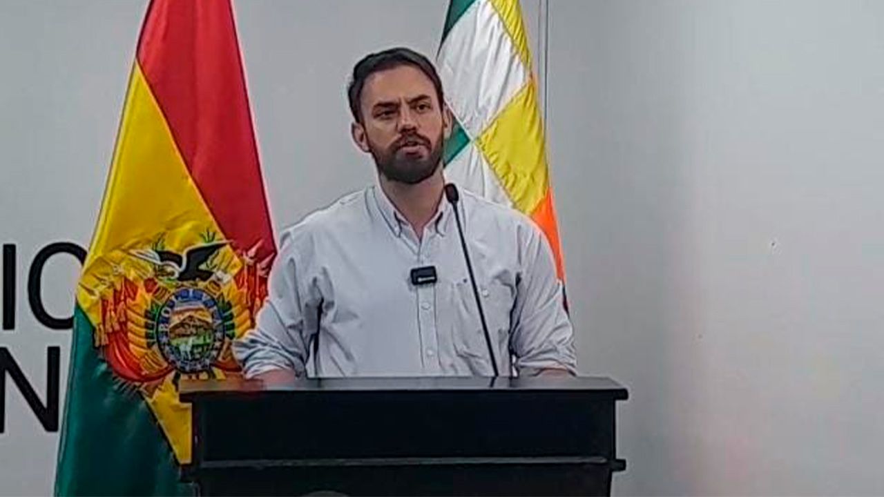 Ministro de Gobierno reporta 12 puntos de bloqueo en Cochabamba y acusa a Evo Morales de desestabilización