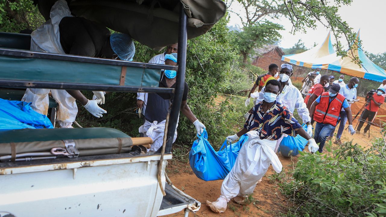 “Para llegar al cielo debemos morir de hambre” culto en Kenia