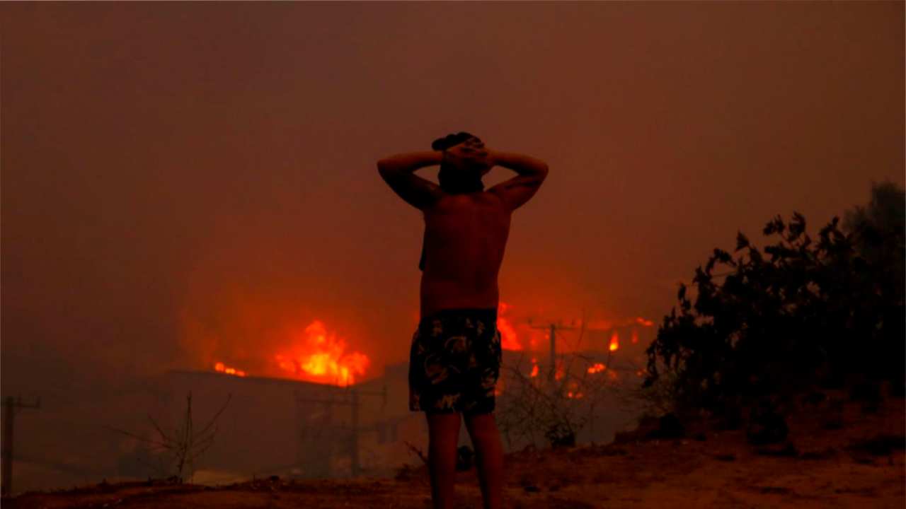 Decretan duelo nacional por víctimas de los incendios que azotan Chile