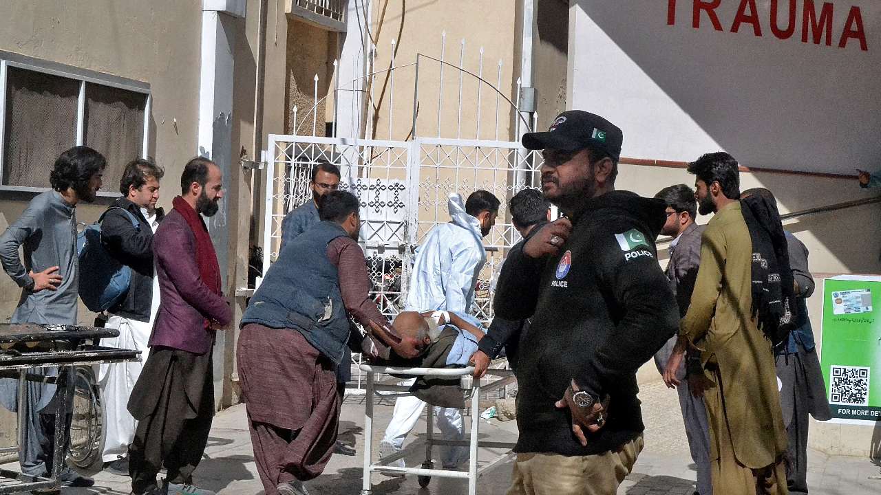 Al menos 26 muertos tras atentados en Pakistán horas antes de las elecciones