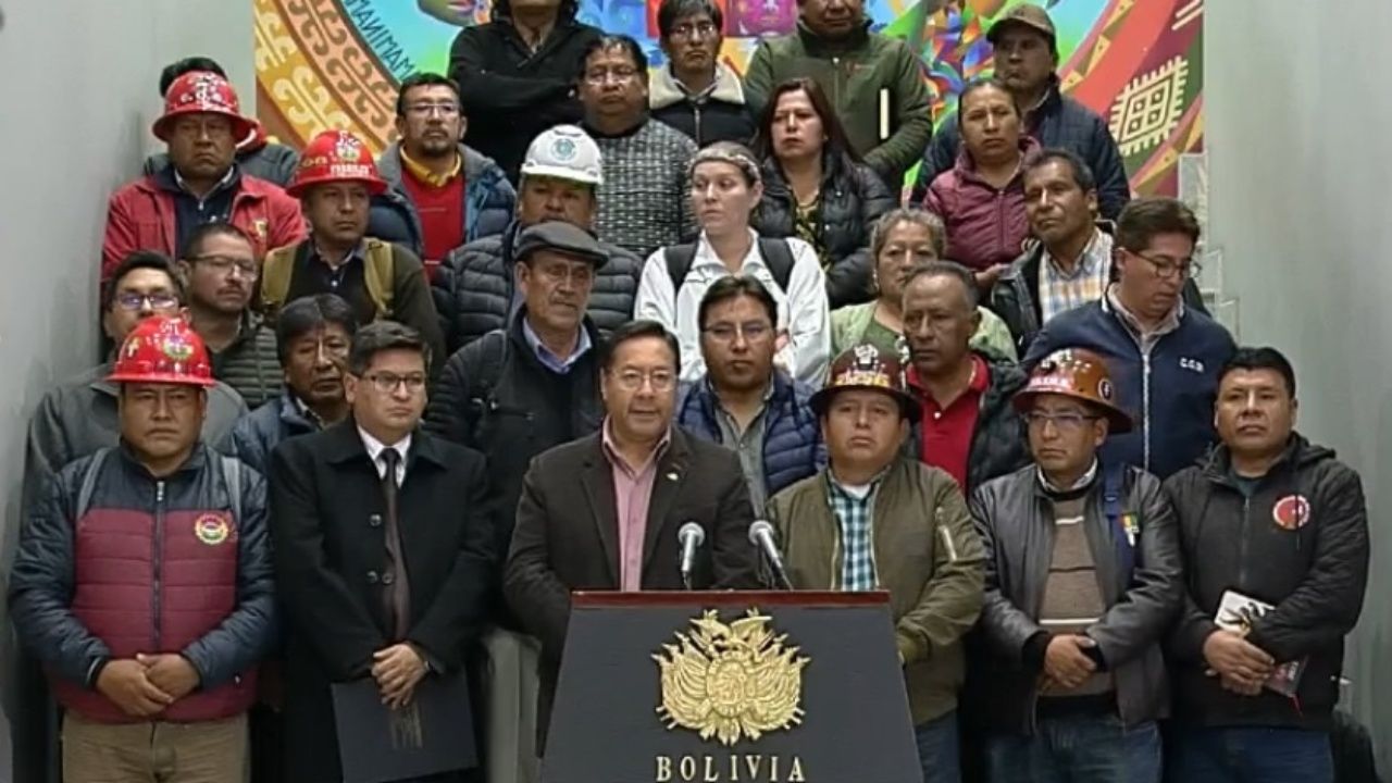 Gobierno y la COB acuerdan incremento salarial