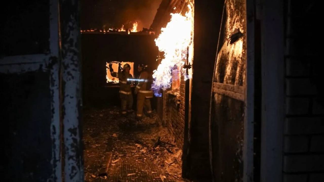  Ataque con drones en Kharkiv, Ucrania, deja siete personas muertas y diversos daños
