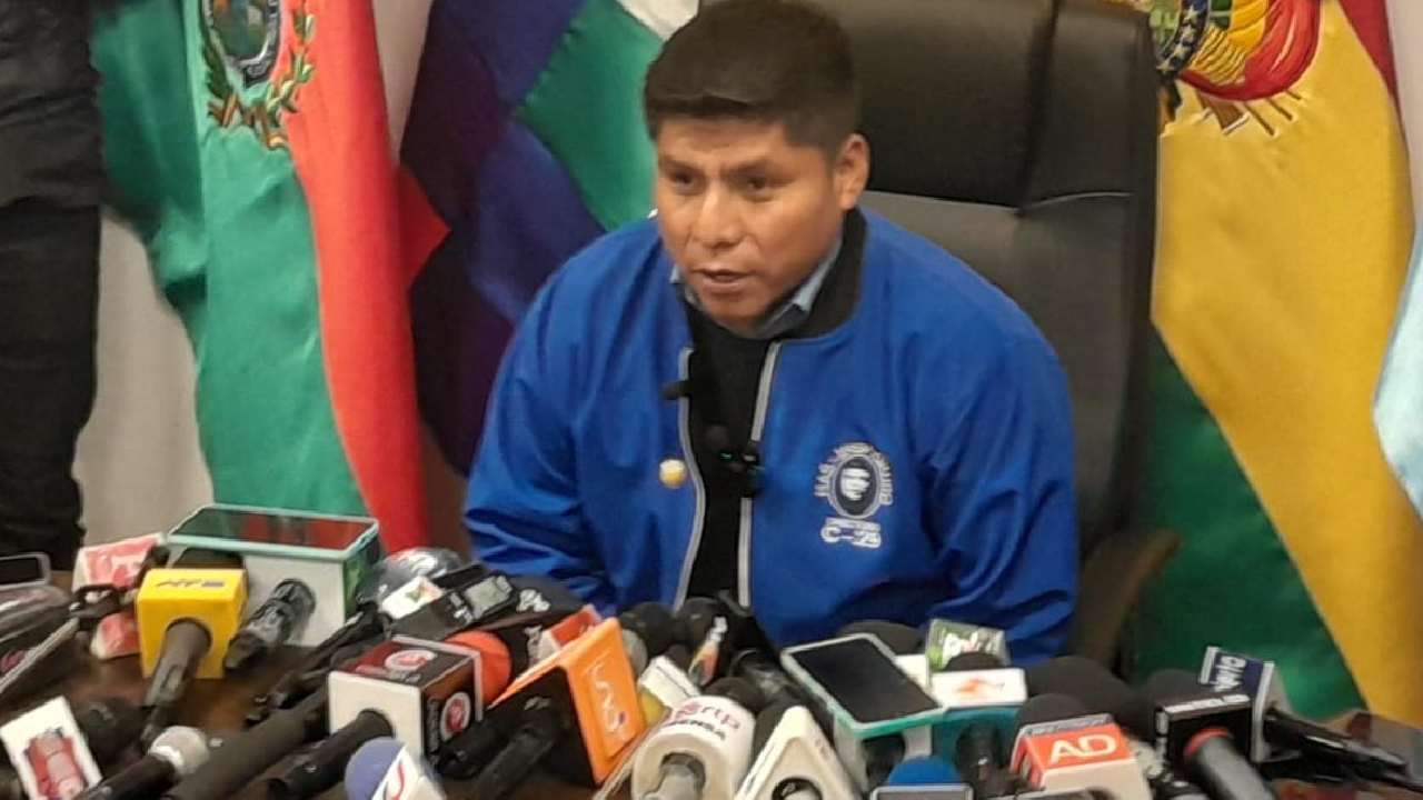 Senador del MAS - Ala 'evista', Leonardo Loza: "Reunión con la CAINCO es una mentira"