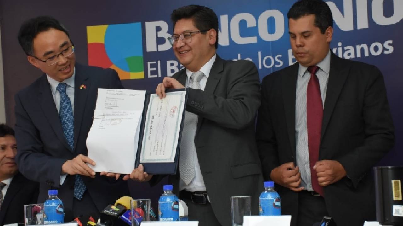 Banco Unión y Banco ICBC de China abren corresponsalía para operaciones directas entre yuanes y bolivianos