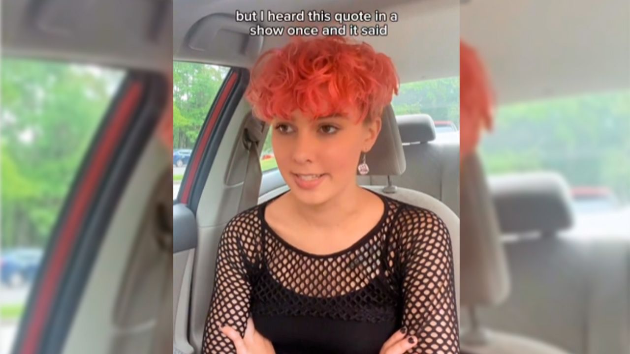 Joven aspirante a cantante suplica a seguidores: "Escuchen mi música, moriría trabajando de 9 a 5"
