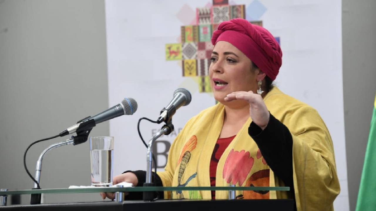La ministra de la Presidencia, María Nela Prada acusa de intentos de desestabilización para acortar el mandato de Arce