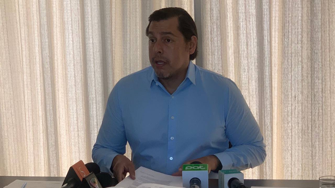Denuncian que gobierno obstaculiza traslado judicial de Camacho a Santa Cruz