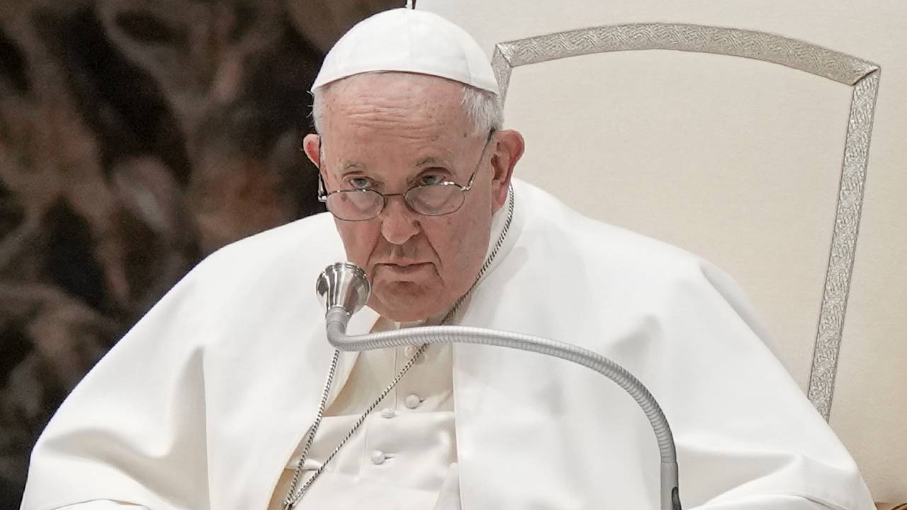 El Papa francisco sufre de bronquitis y delega la lectura de su discurso en acto judicial
