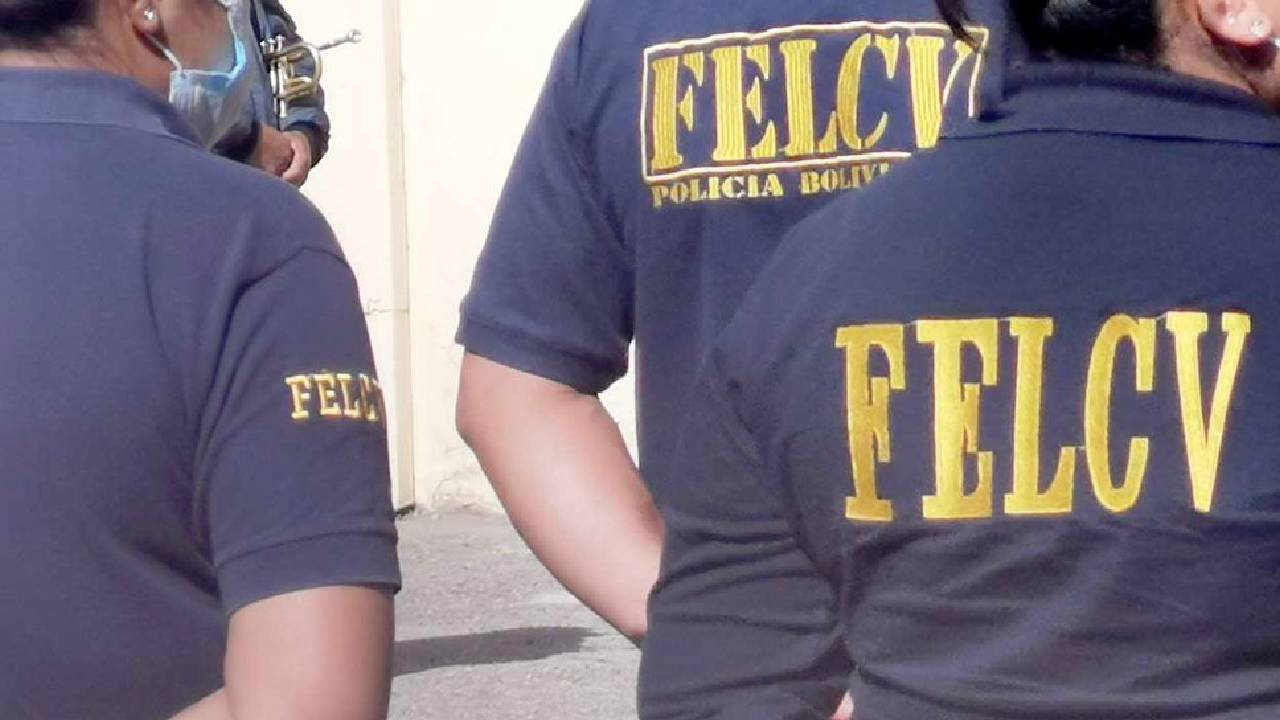  Denuncian presunto caso de acoso en micro de Santa Cruz: Autoridades investigan
