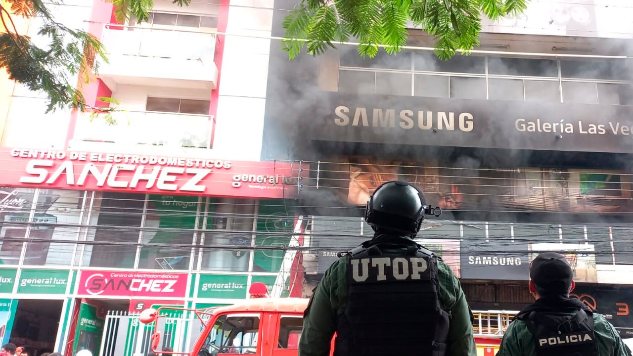Incendio en una galeria del mercado La Ramada