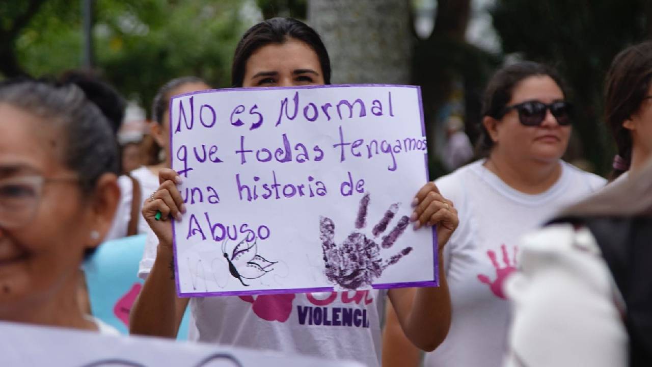 Conmemoración del Día Internacional de la Mujer en Santa Cruz: Caminata por la Igualdad y la Inclusión