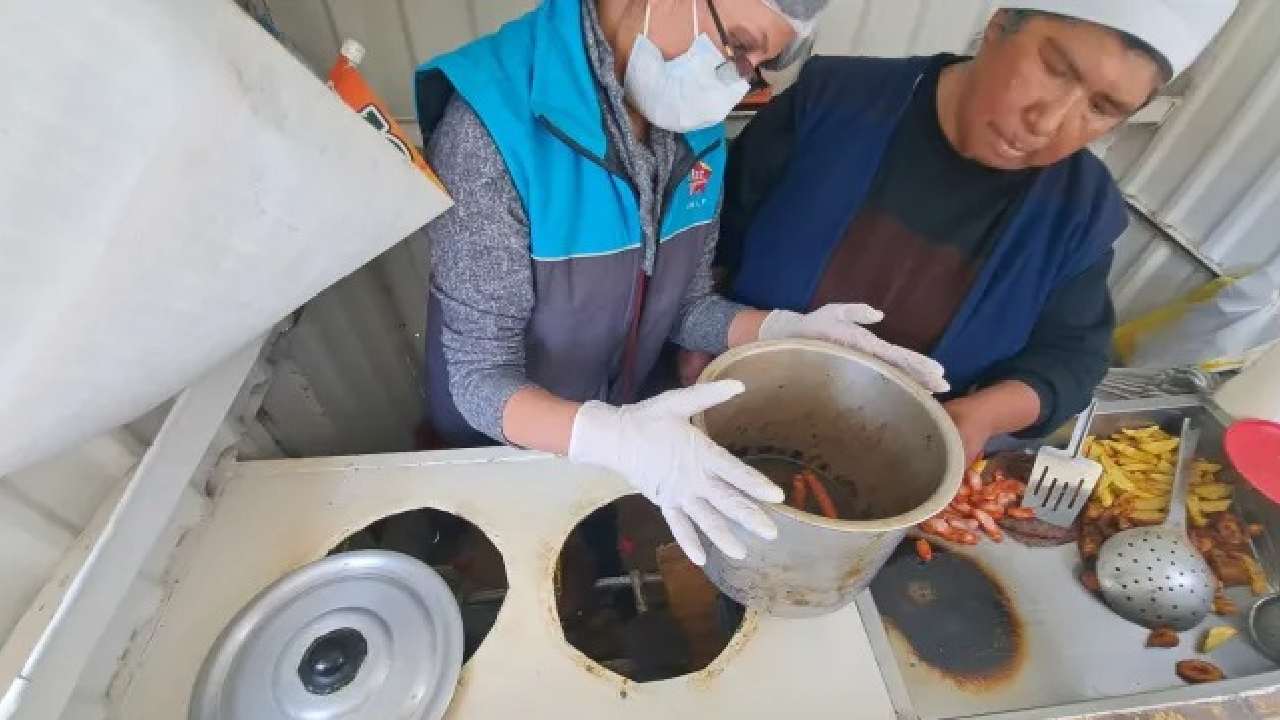 Operativo en unidades educativas de La Portada revela prácticas alimentarias “peligrosas”