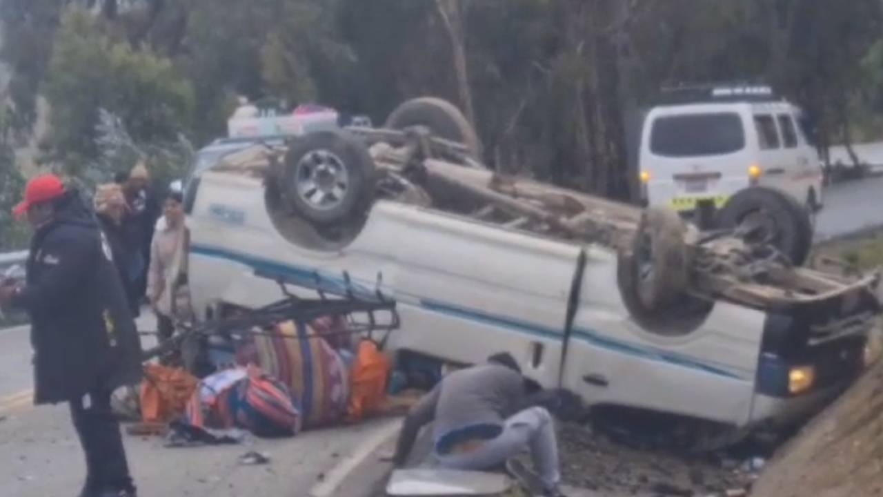  Grave accidente de tránsito en ruta Ancoraimes - Carabuco deja varios heridos