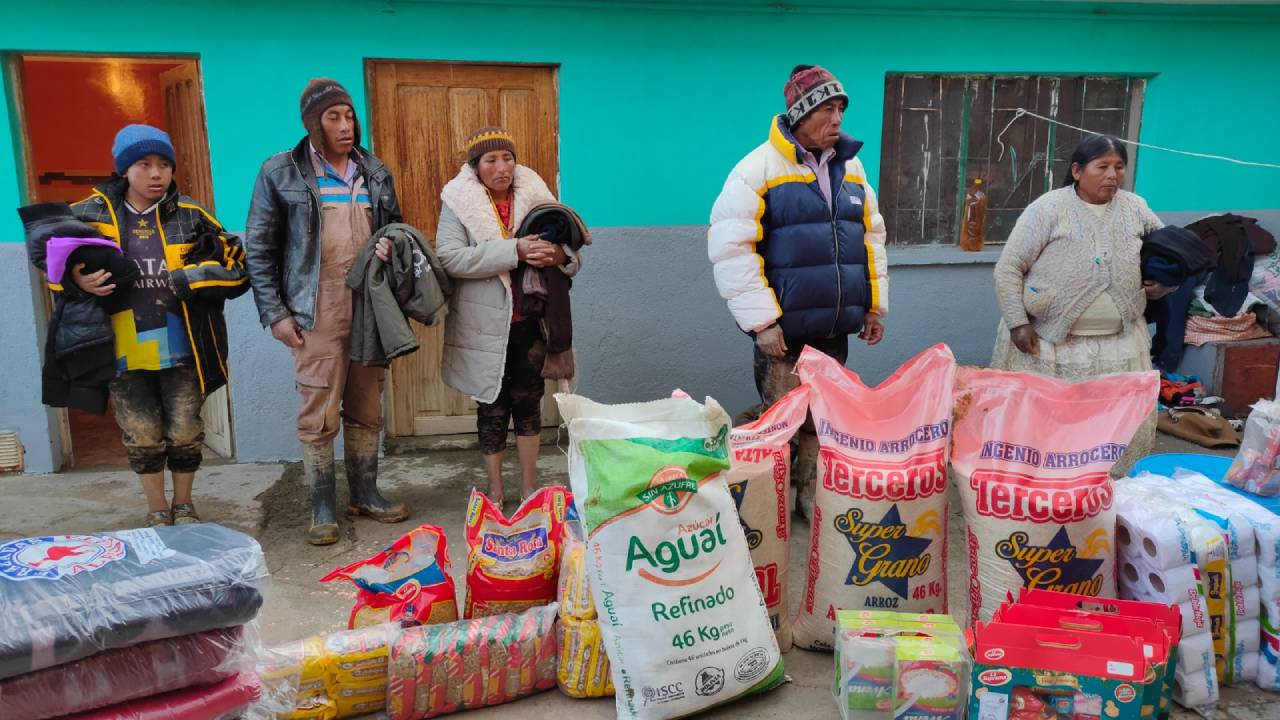 La Alcaldía llega al Distrito 14 para aliviar la urgencia de familias afectadas