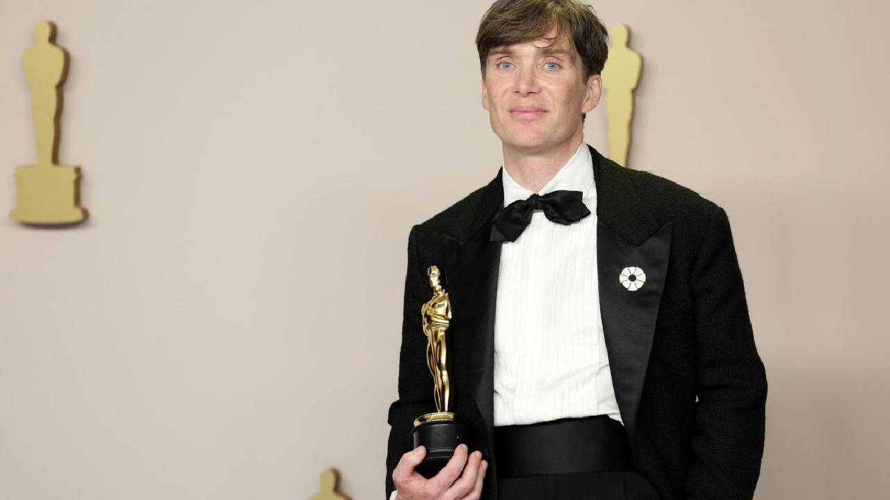 Cillian Murphy triunfa en los premios Oscar como "Mejor Actor" por su actuación en la serie "Oppenheimer"