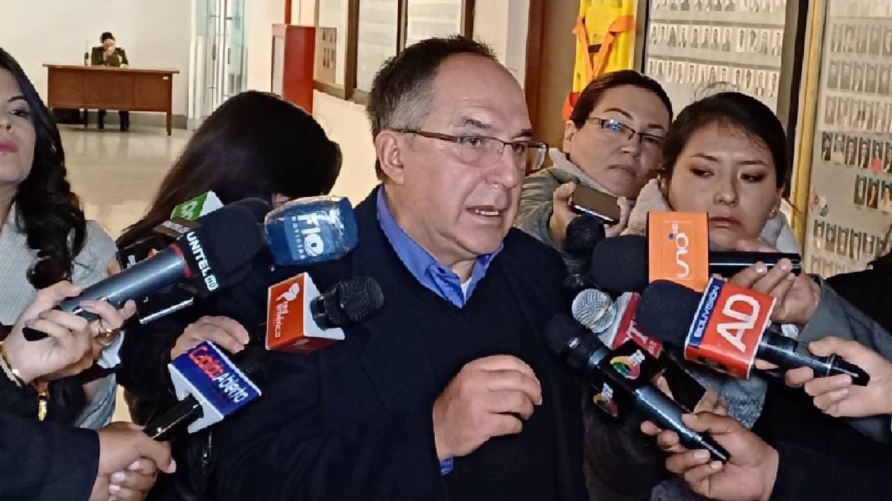 Diputado Aliaga: "El gobierno busca excusas para no trasladar a Camacho a Santa Cruz"